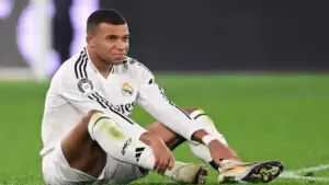 Mbappe và Real mâu thuẫn về ca chấn thương đầu gối trái